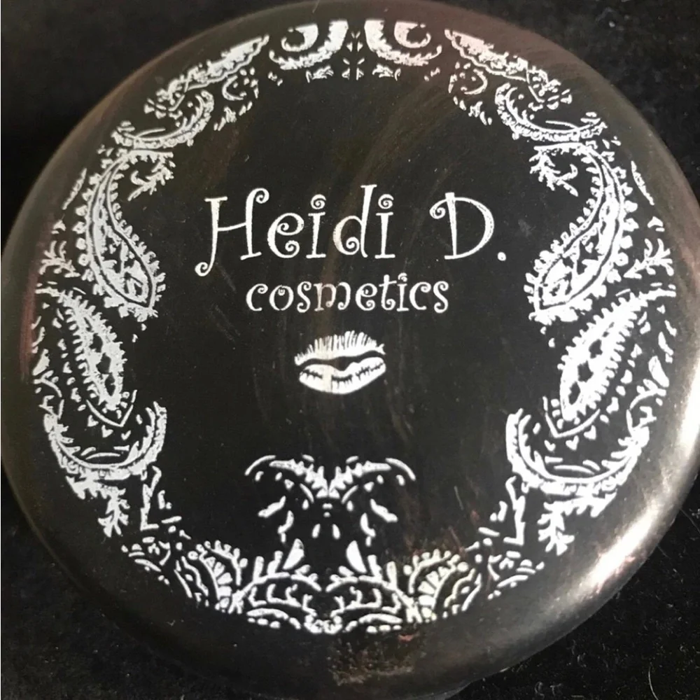 Heidi D cosmetics foundation